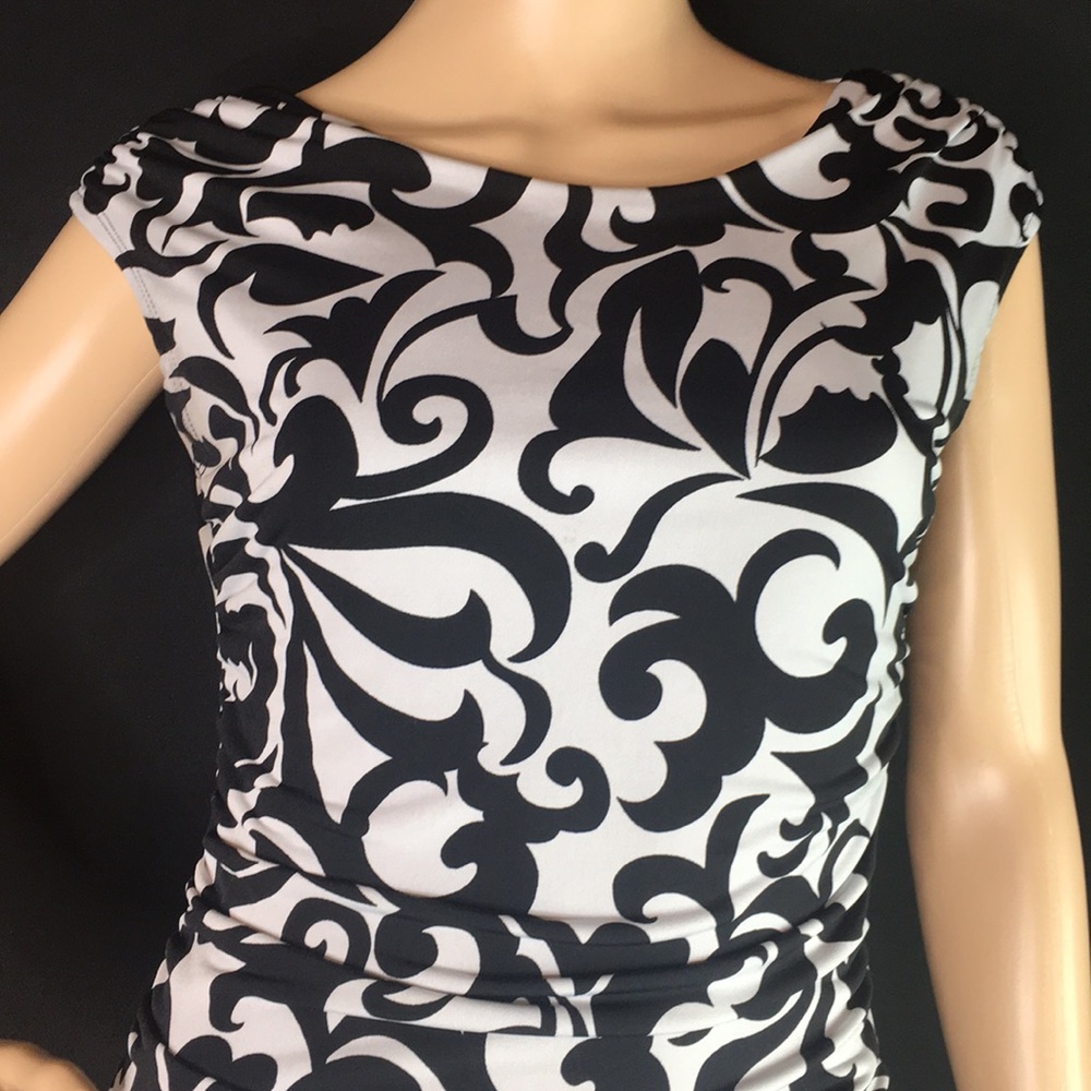 ♥️SOLD♥️Size 8 Stunning Dress on Hourglass Figure! - Picture 2 of 8